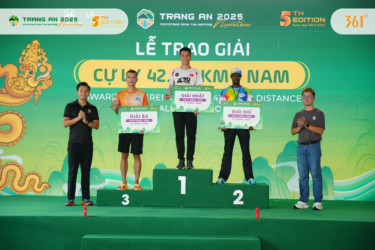 Độc lạ Marathon: Runner Việt định bỏ cuộc, nhưng bất ngờ vượt sao Kenya để vô địch với đôi giày ‘cọc cạch’